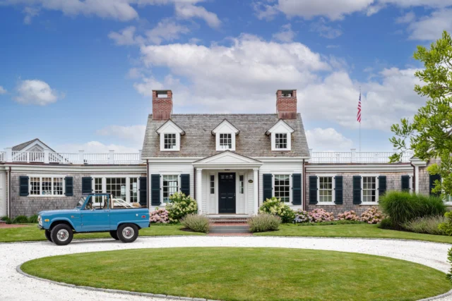 Congratulations to our four newest winners in the At Home with Patrick Ahearn contest: @gina_mancini1 @sbesegal @anna.kate.ritchie @wendybmelton 

Each of you will receive a signed copy of Patrick’s book History Reinterpreted, along with personalized design ideas from Patrick for your own home.

Winners, please DM us within the next 24 hours to claim your prizes. Thank you to everyone who participated!

Architect: @patrickahearnarchitect
Builder: @whitlabrothersbuilders 
Photo Credit: @gregpremru