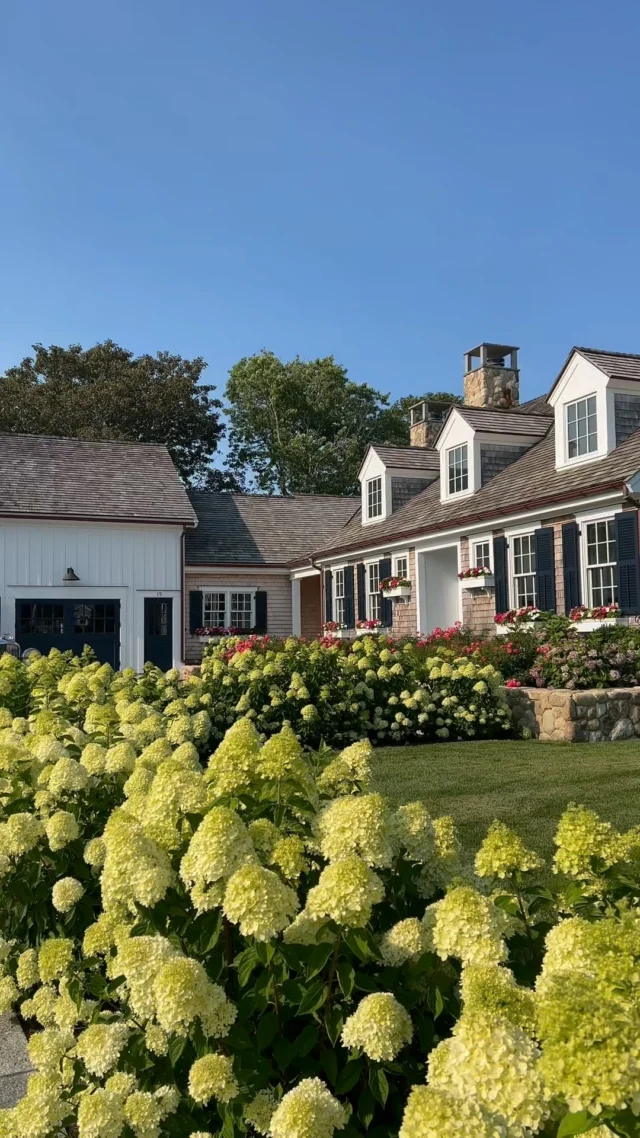 Summer’s floral symphony sets off a historically-inspired new residence and carriage house designed to complement a sensitively renovated antique home on Cape Cod.

Architect: @patrickahearnarchitect 
Builder: @spencerandcompanybuilders
Landscape Architect: @dangordonla 
Landscape Maintenance: @northchathamlandscape