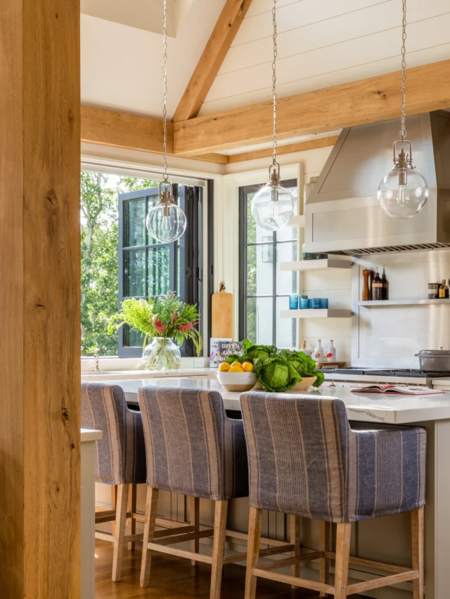 A kitchen on Martha’s Vineyard designed for effortless flow between indoors and out. Expansive windows open to a connected deck and dining space, inviting breezy coastal living.
 
Architect: @patrickahearnarchitect
Landscape: @dangordonla
Builder: @rosbeckbuilders
Photo Credit: @taylor.allegrini
