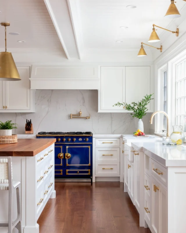 This Harwich Port kitchen blends timeless New England design with modern elegance, featuring crisp white cabinetry, brass accents, and a bold cobalt range. Thoughtful details and natural light create a space that feels as though it’s always been here.

Architect: @patrickahearnarchitect
Builder: @mcpheebuilding
Interior Design: @deliciousdesignshome
Photo Credit: @Taylor.Allegrini