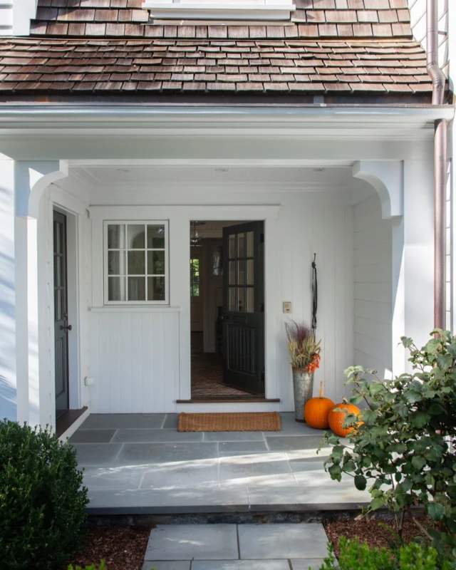 The family entry at this classically-detailed Wellesley Farms colonial opens to a mudroom with traditional herringbone brick underfoot. The mudroom connects to an interior spine within the home, off of which all rooms are located.

Architecture: @patrickahearnarchitect
Builder: @sweeneycustomhomes
Interior Design: @charles_spada
Photo Credit: @taylor.allegrini