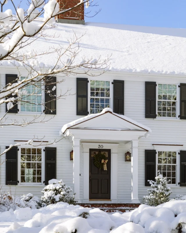 A new portico graces the front entry at this sensitively renovated and expanded Wellesley Farms colonial, adding prominence to the arrival sequence.

Architect: @patrickahearnarchitect
Photo credit: @gregpremru