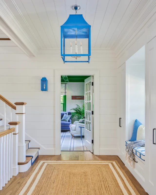 In this renovated and expanded Osterville shingle style home, a stair landing becomes a place to stop an unwind thanks to a custom built- in bench overlooking the lawn. V-groove board on the walls and ceilings architecturally accentuates the space.

Architecture: @Patrickahearnarchitect
Builder: @ejjaxtimerbuilderinc 
Interior Designer: @trellishomedesign 
Landscape: ML Curadossi Landscape Design
Stylist: @karinlidbeck 
Photo Credit: @janebeilesphoto