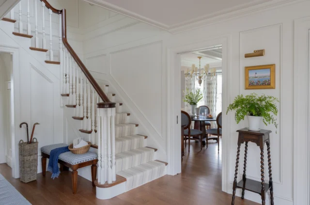 Actually antique or historically inspired?  At this residence beside Edgartown Harbor it's hard to tell.  In fact, the home is all new construction, built to blend seamlessly with the structures that surround it within the Edgartown Village Historic District.

Architecture: @patrickahearnarchitect
Builder: @colonial_reproductions
Interior Design: @lesliefineinteriors
Photo Credit: @michaeljleephotography
Styling: @juliaheffhome