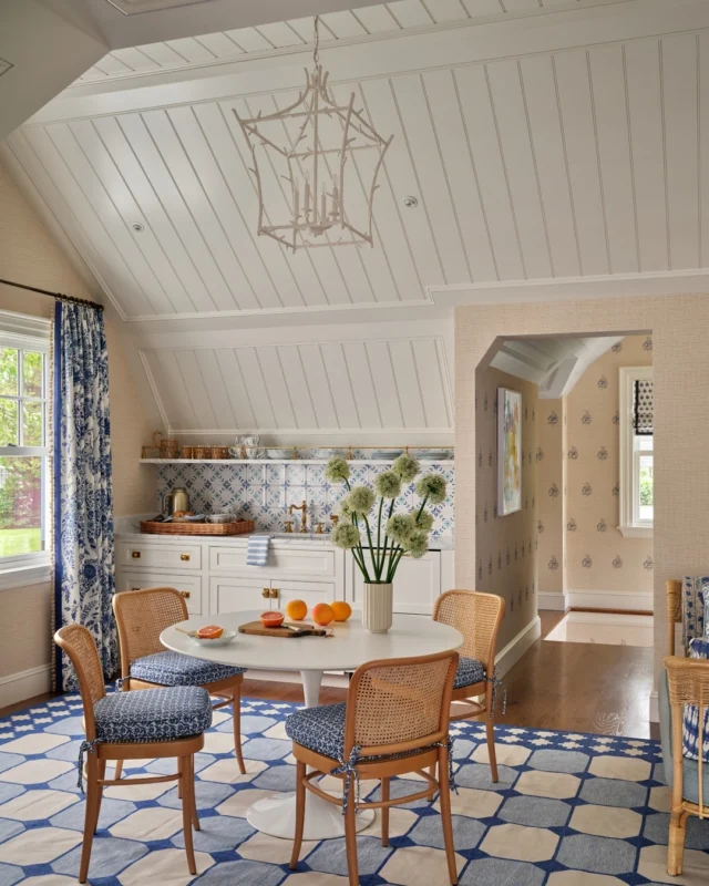 The second floor of the newly built carriage house at this coastal residence is a private retreat for guests, with a wet bar, bedroom, and lounge to enjoy. Learn more about the residence in Patrick's new book Driven: The Road to Iconic Design - preorder via the link in our bio.

Architecture: @patrickahearnarchitect
Interior Design: @annsleyinteriors
Builder: @colcloughconstruction
Photo Credit: @seanlitchfield
Styling: @matthewgleasonstylist