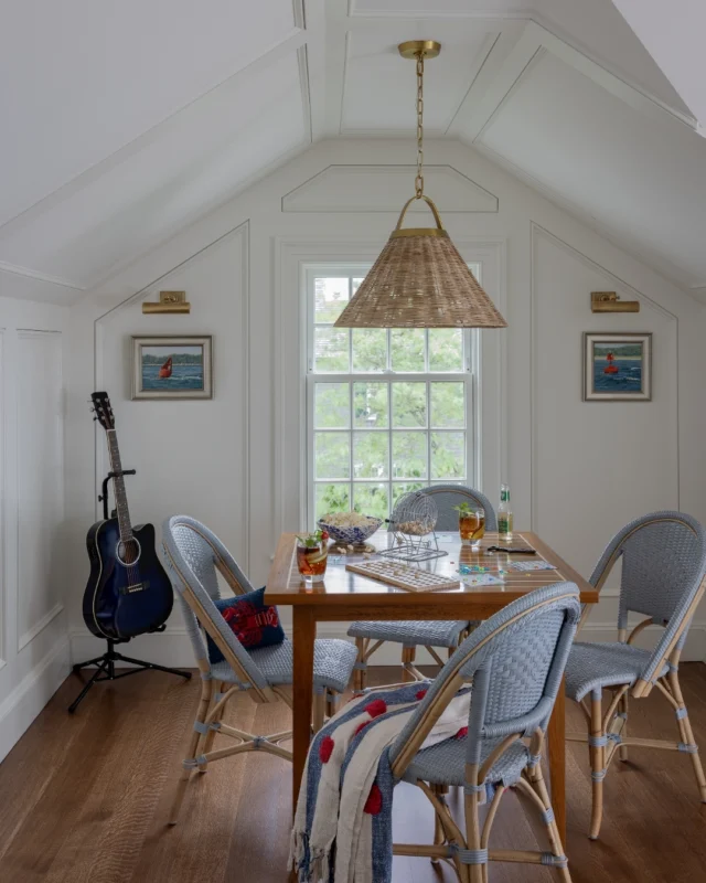 Within the Edgartown Village Historic District, this game room is a study in classicism, with custom milled architectural paneling gracing every surface.

Architecture: @patrickahearnarchitect
Builder: @colonial_reproductions
Interior Design: @lesliefineinteriors
Photo Credit: @michaeljleephotography
Styling: @juliaheffhome