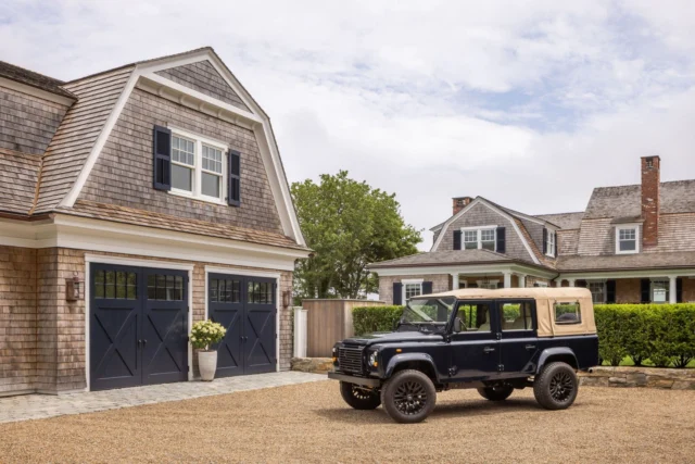 A timeless gambrel carriage house establishes the arrival sequence for this timeless shingle-style home on Martha’s Vineyard.

See more of the home in Patrick's forthcoming book Driven: The Road to Iconic Design, available for preorder via the link in our bio.

Architecture: @patrickahearnarchitect
Builder: @rosbeckbuilders
Photo Credit: @crucinski_