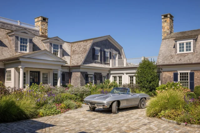 Sited along Slough Cove in Edgartown, this newly built shingle style residence is nestled within the landscape. See more of the home in Patrick's new book Driven: The Road to Iconic Design available for preorder at the link in our bio.

Architecture: @patrickahearnarchitect
Builder: @colonial_reproductions
Landscape: Peggy Schweir
Photo Credit: @crucinski_