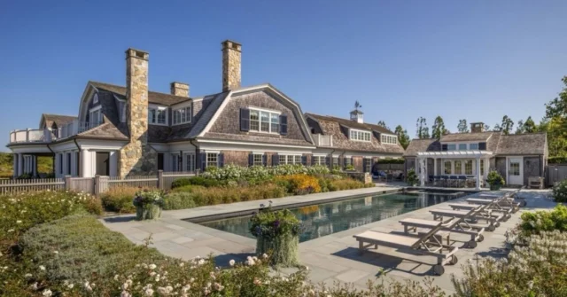 A 58’ pool runs along the southern facade of this newly built shingle style residence overlooking Slough Cove. See more of the home in Patrick’s new book Driven: The Road to Iconic Design available for preorder at the link in our bio.

Architecture: @patrickahearnarchitect
Builder: @colonial_reproductions
Landscape: Peggy Schweir
Photo Credit: @crucinski_