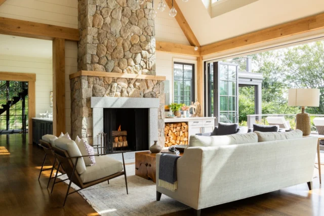 At this modern Chilmark homestead, expansive walls of glass fold away, opening the interiors onto a cantilevered deck for a seamless connection to the Vineyard landscape.

Landscape: @dangordonla
Builder: @rosbeckbuilders
Photo Credit: @taylor.allegrini
Publisher: @nehomemagazine