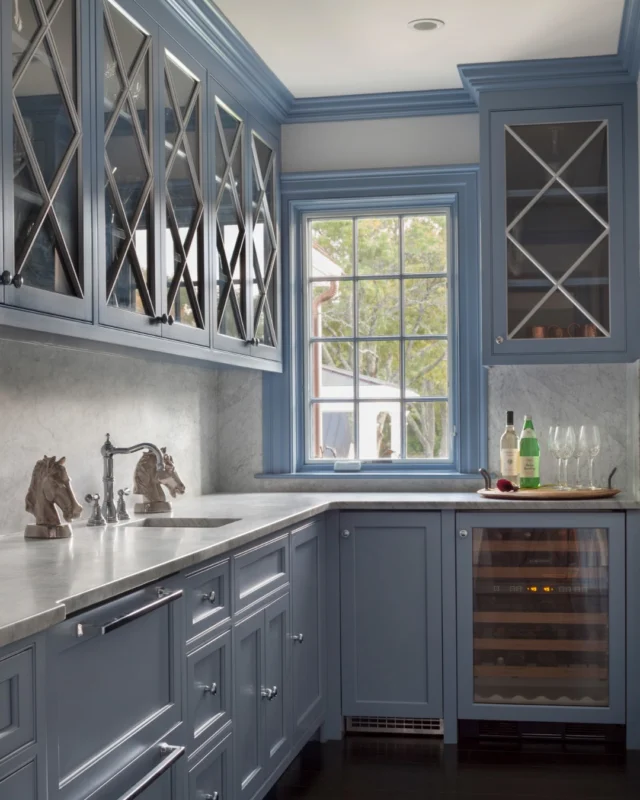 At a newly constructed home in Dover, Massachusetts, this historically inspired service pantry features forms and themes typically seen in classical design, allowing it to support the suggestion that the home may have stood for centuries.

Architecture: @patrickahearnarchitect 
Builder: @sweeneycustomhomes 
Photo Credit: @anthonycrisafulli